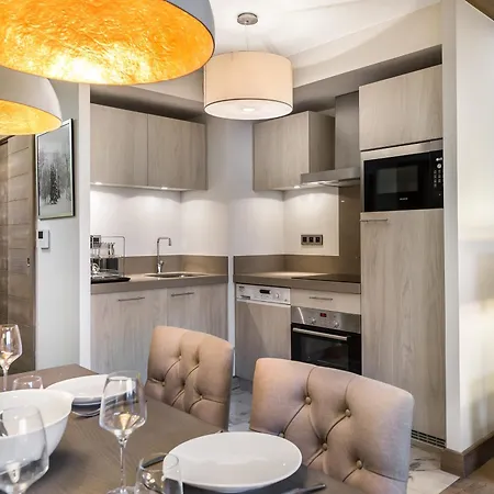 A Village, Pres Des Pistes, Wifi, Parking Inclus - Fr-1-562-23 דירה *