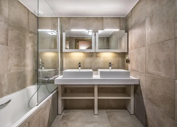 A Village, Pres Des Pistes, Wifi, Parking Inclus - Fr-1-562-23 Daire Courchevel