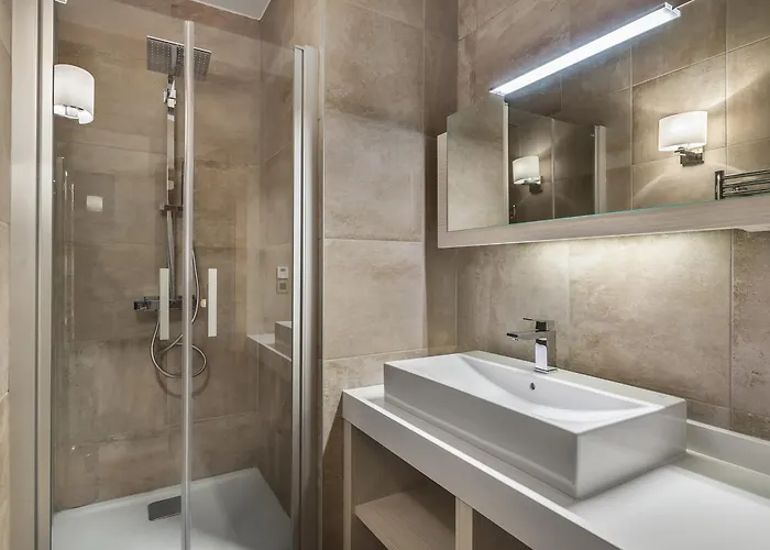 A Village, Pres Des Pistes, Wifi, Parking Inclus - Fr-1-562-23 Courchevel