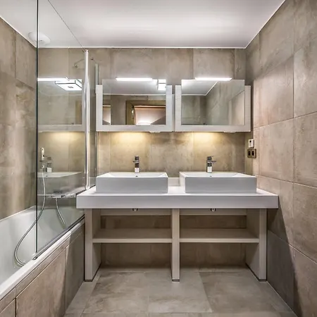 à Village, Près Des Pistes, Wifi, Parking Inclus - Fr-1-562-23 Appartamento Courchevel